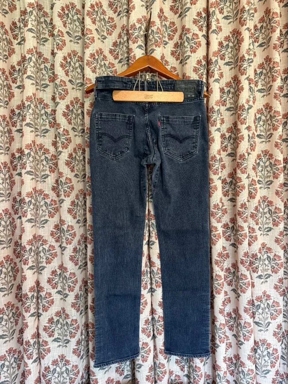 Levis men size